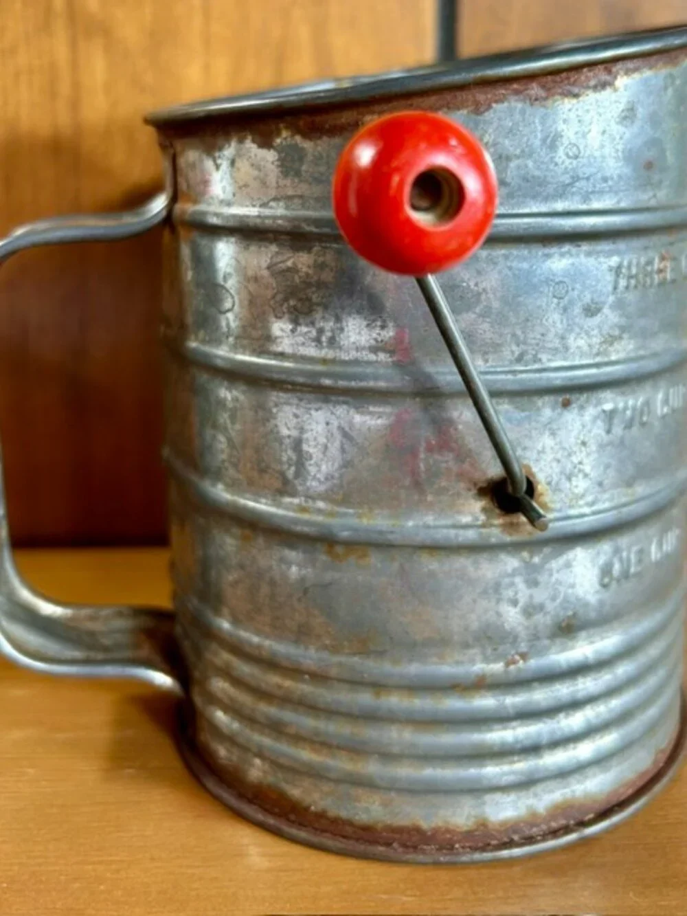 Vintage Bromwell’s Metal Flour Sifter Red Wood Knob Rustic Kitchen Decor 3 Cup